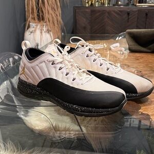 Jordan Men's Black and White Sneakers